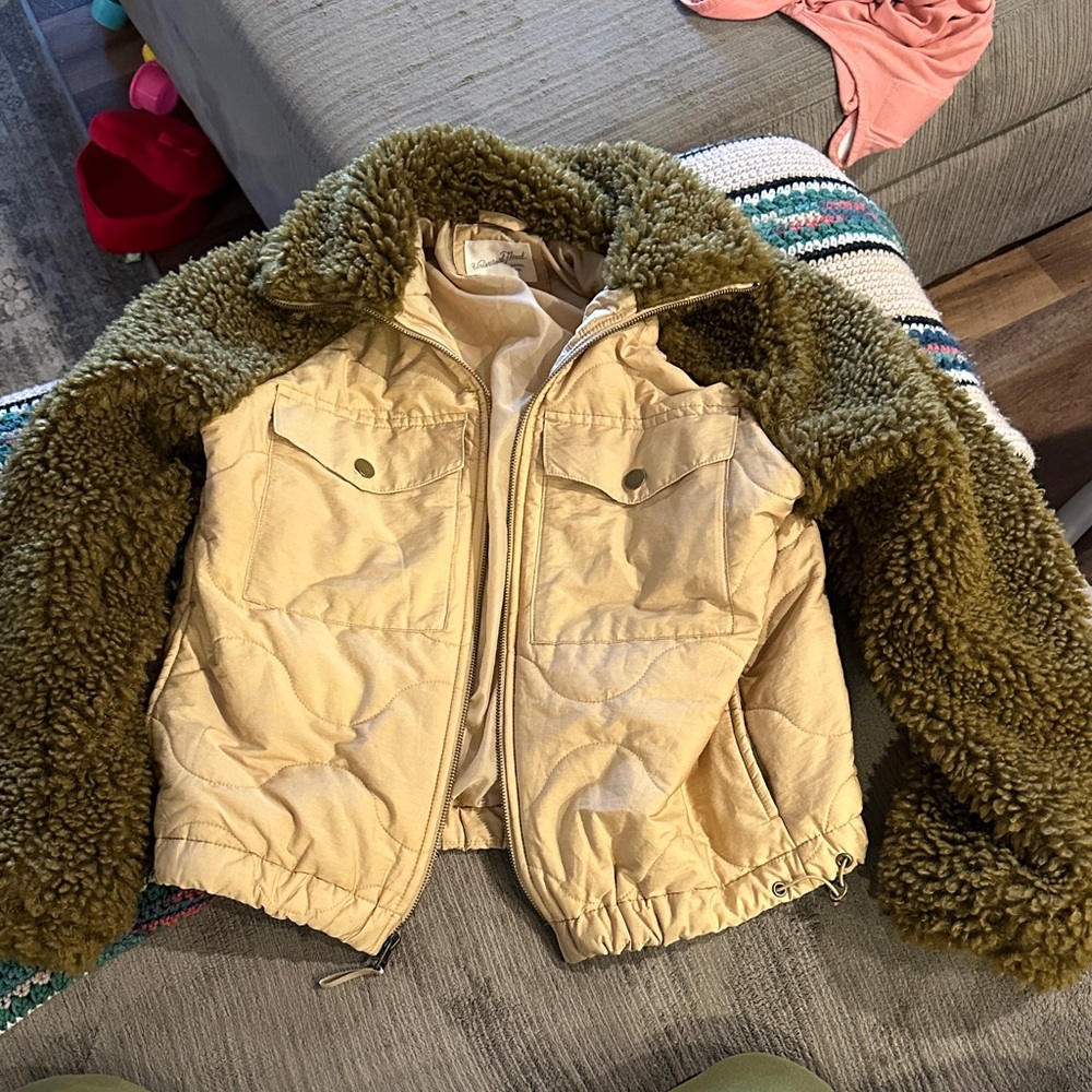 Universal Threads Olive and Beige Sherpa Jacket